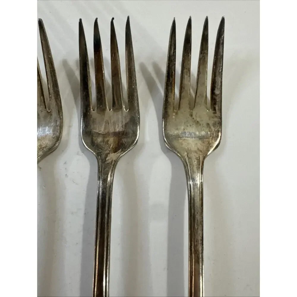 4 Grille Forks Vintage International Crown Radiance Silverplate Flatware (1939)